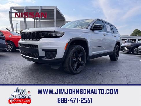 Used 2023 Jeep Grand Cherokee L Laredo AWD/4WD image 1