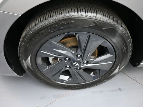 Certified 2023 Hyundai Elantra SEL w/ Preferred Accessory Package FWD image 14