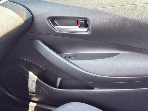 Used 2020 Toyota Corolla LE FWD image 24