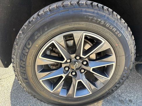 Used 2021 Chevrolet Tahoe Z71 w/ Z71 Signature Package image 12