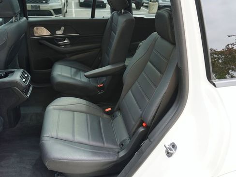 Used 2024 Mercedes-Benz GLS 450 4MATIC image 31