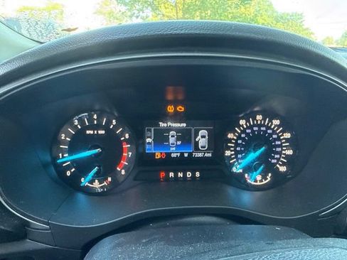 Used 2017 Ford Fusion SE FWD image 16