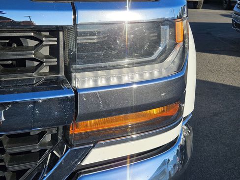Used 2018 Chevrolet Silverado 1500 LT w/ Trailering Package AWD/4WD image 12