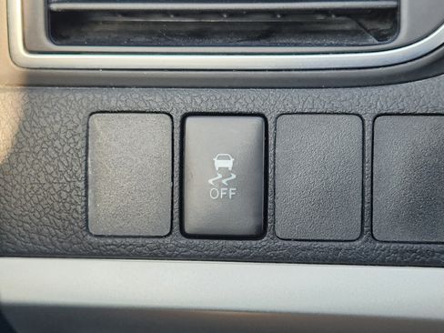 Used 2017 Toyota Camry SE image 21