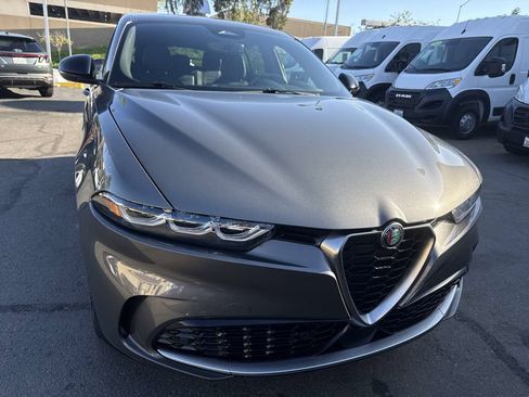 Used 2024 Alfa Romeo Tonale Ti w/ Premium Interior Package AWD/4WD image 2