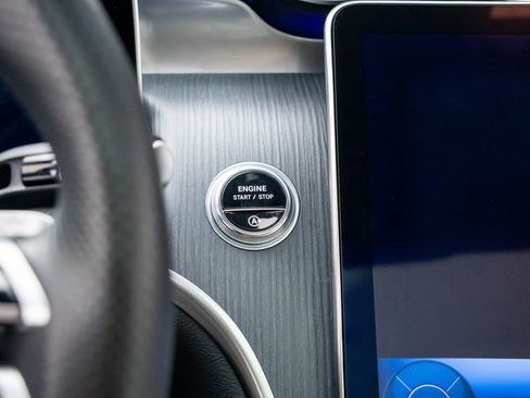 Used 2023 Mercedes-Benz GLC 300 4MATIC image 23