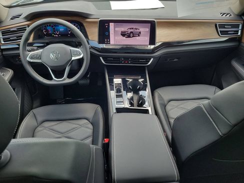 New 2026 Volkswagen Atlas SE FWD image 6