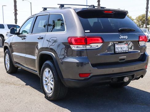Used 2020 Jeep Grand Cherokee Laredo RWD image 9
