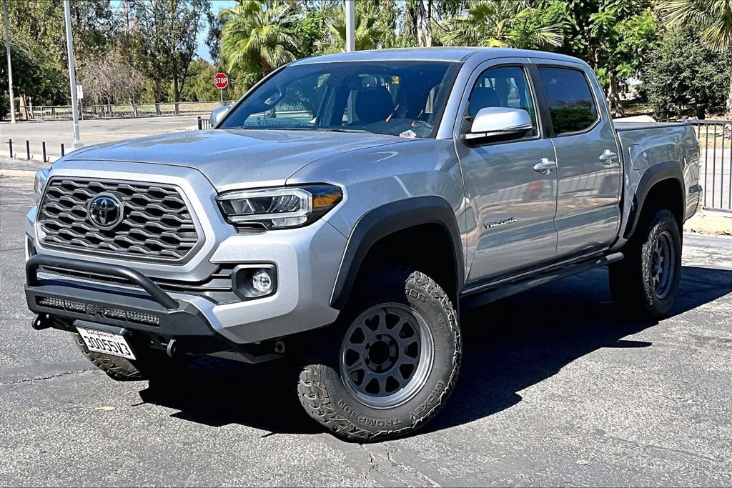 Used 2023 Toyota Tacoma TRD Off-Road AWD/4WD image 2