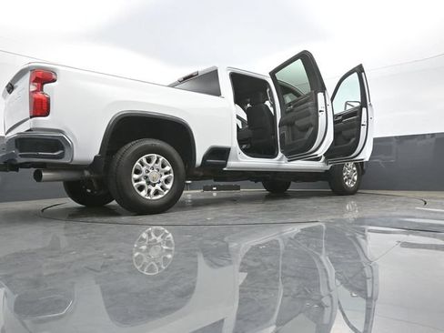 Used 2024 Chevrolet Silverado 2500 LT AWD/4WD image 59
