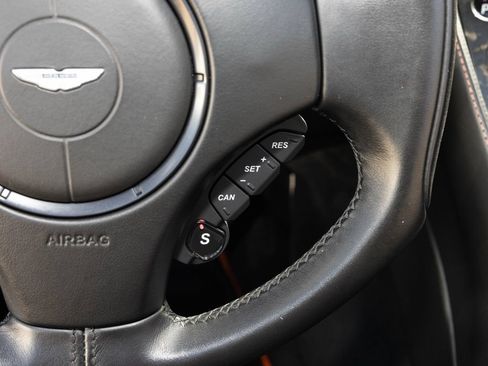 Used 2018 Aston Martin Vanquish S RWD image 32