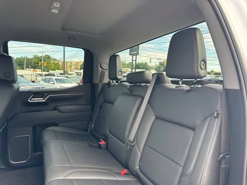 Used 2025 GMC Sierra 1500 SLT AWD/4WD image 27