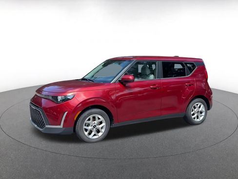 Used 2025 Kia Soul LX w/ LX Technology Package FWD image 7