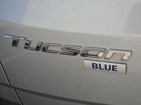 Used 2024 Hyundai Tucson Blue image 9