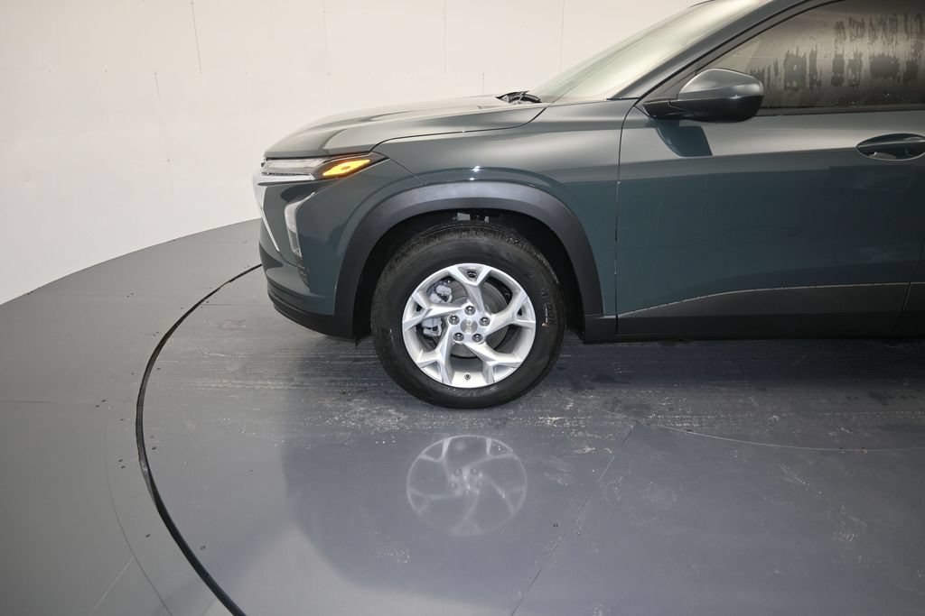 New 2026 Chevrolet Trax LS w/ LS Convenience Package FWD image 9