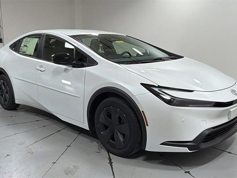 New 2026 Toyota Prius LE image 3