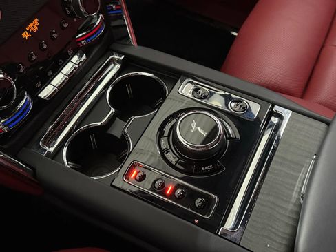 Used 2024 Rolls-Royce Cullinan AWD/4WD image 29