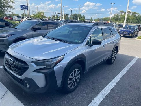 Used 2024 Subaru Outback Premium AWD/4WD image 1