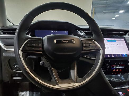 Used 2023 Jeep Grand Cherokee Limited w/ Luxury Tech Group II image 28