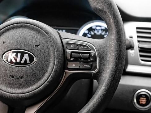 Used 2019 Kia Niro LX FWD image 21