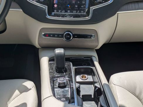 Certified 2025 Volvo XC90 T8 Plus w/ Protection Package Premier AWD/4WD image 21