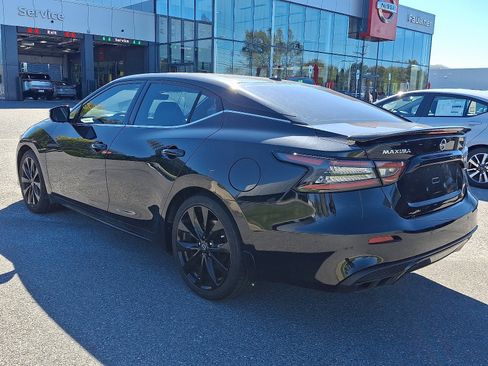 Certified 2023 Nissan Maxima SR w/ Sport Mat Group image 5