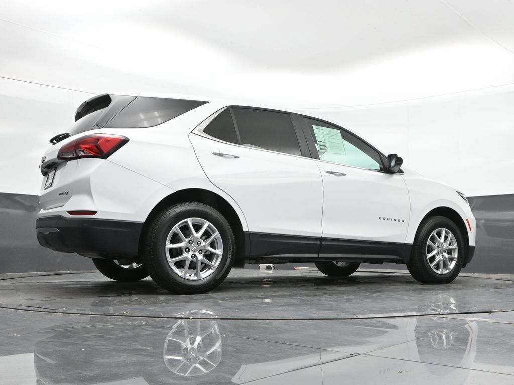 Used 2023 Chevrolet Equinox LT w/ Driver Convenience Package AWD/4WD image 38