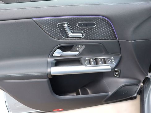 New 2025 Mercedes-Benz GLA 250 GLA 250 image 12