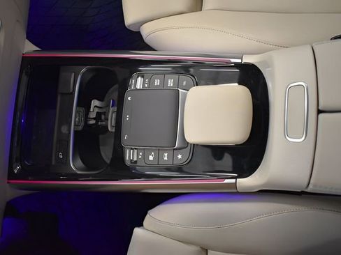 Used 2021 Mercedes-Benz GLA 250 4MATIC image 28