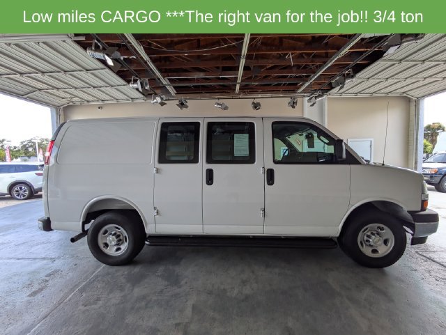 Used 2025 Chevrolet Express 2500 w/ Driver Convenience Package RWD image 3