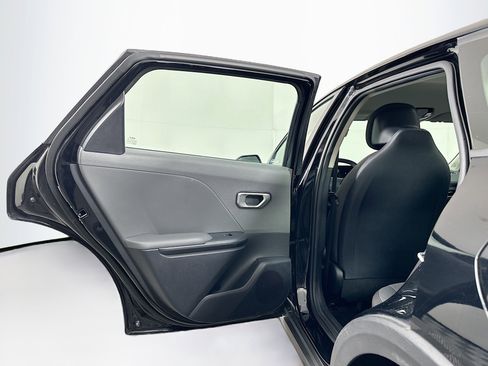 Used 2025 Kia K4 LXS image 25