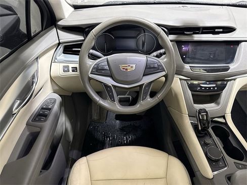 Used 2020 Cadillac XT5 Premium Luxury image 15