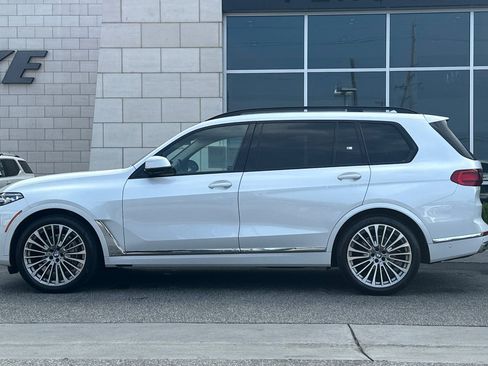 Used 2022 BMW X7 xDrive40i w/ Premium Package image 7
