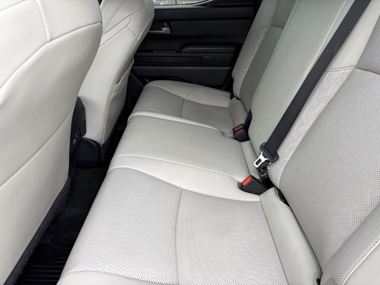 Used 2025 Toyota Tacoma Limited AWD/4WD image 22