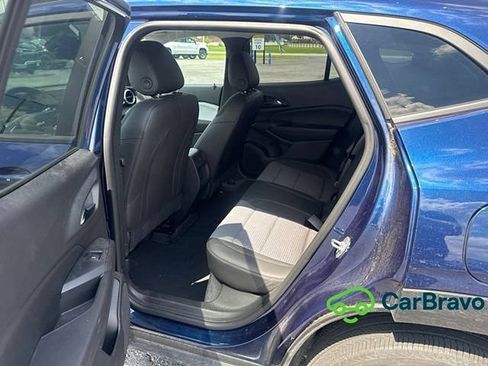 Used 2024 Chevrolet Trax LT w/ Driver Confidence Package FWD image 8