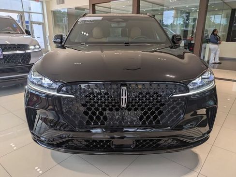 Used 2025 Lincoln Aviator Black Label w/ Jet Appearance Package AWD/4WD image 10
