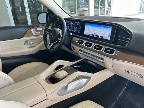 Used 2022 Mercedes-Benz GLE 450 4MATIC w/ AMG Line Exterior image 27