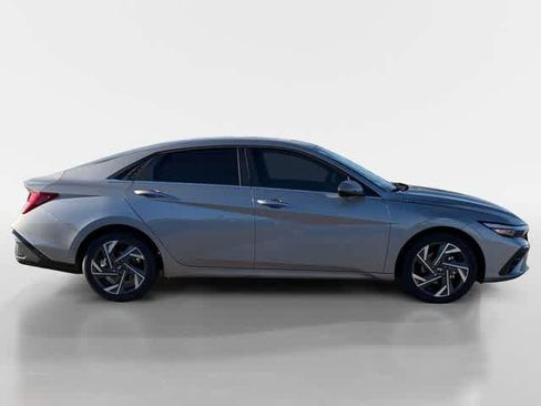 New 2026 Hyundai Elantra Limited image 6