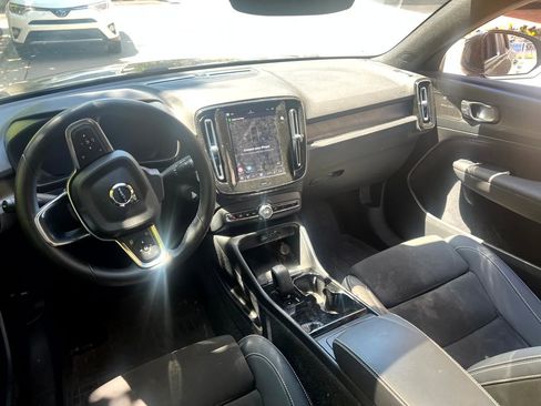 Certified 2023 Volvo C40 P8 Recharge Ultimate AWD/4WD image 8