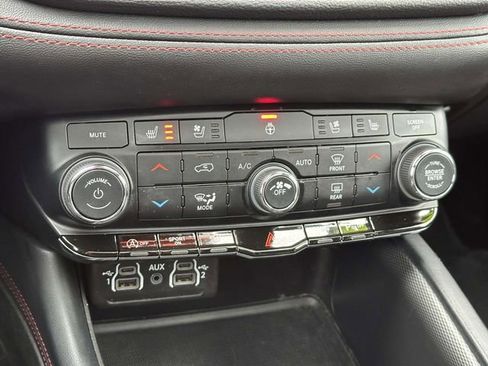 Certified 2024 Dodge Durango GT image 18