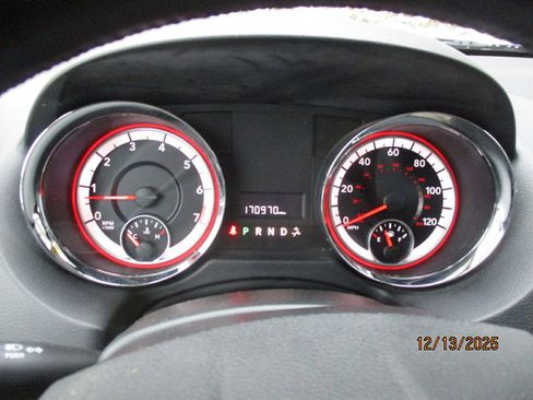 Used 2016 Dodge Grand Caravan SXT w/ UConnect Hands-Free Group image 15