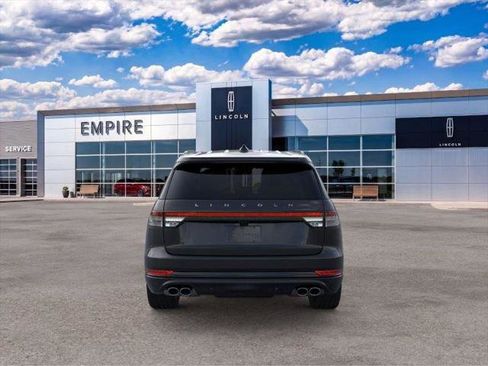 New 2026 Lincoln Aviator AWD w/ Jet Appearance Package image 5