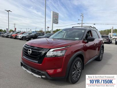 Used 2024 Nissan Pathfinder SL w/ SL Premium Package