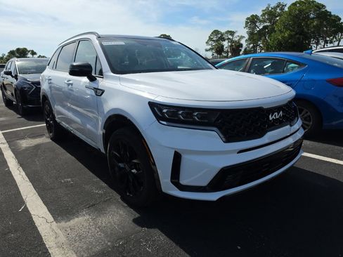 Certified 2023 Kia Sorento SX FWD image 2