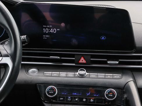 Used 2024 Hyundai Elantra Limited FWD image 20