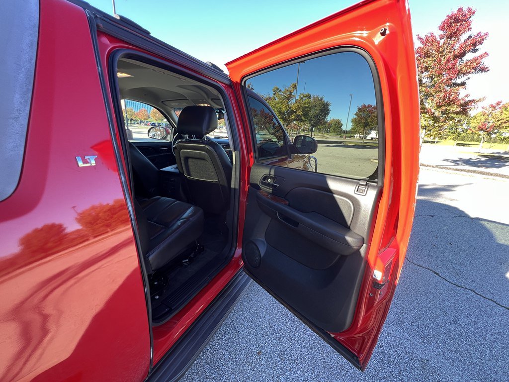 Used 2011 Chevrolet Avalanche LT AWD/4WD image 12