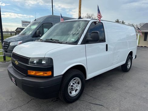 Used 2021 Chevrolet Express 2500 w/ Driver Convenience Package image 2