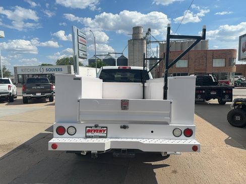 Used 2018 RAM 2500 Tradesman w/ Chrome Appearance Group AWD/4WD image 8