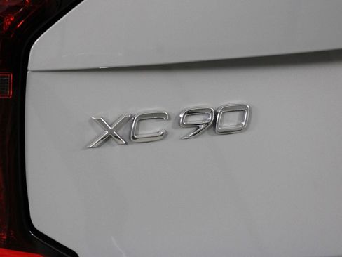 New 2026 Volvo XC90 T8 Ultra w/ Protection Package Premier image 16