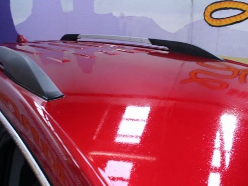 Used 2023 GMC Acadia SLE image 4